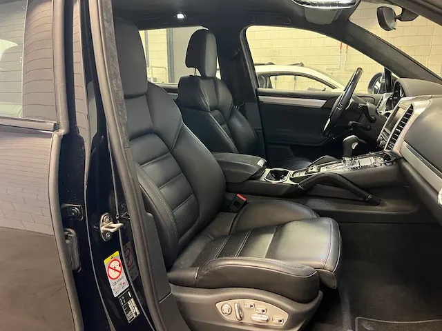 Porsche cayenne gts 4.8 v8 421pk (origineel-nl + 1e-eigenaar), 84-xxd-2 - afbeelding 41 van  70