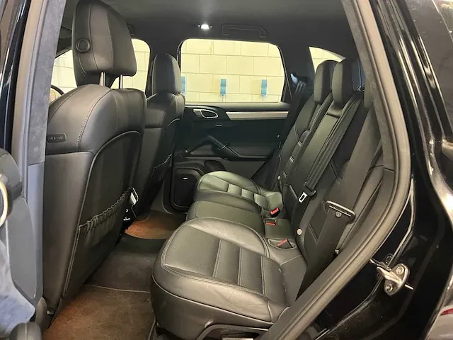 Porsche cayenne gts 4.8 v8 421pk (origineel-nl + 1e-eigenaar), 84-xxd-2 - afbeelding 51 van  70