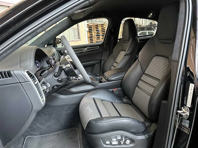 Porsche cayenne s coupe 2.9 441pk 2019 (origineel-nl + 1e eigenaar) g-949-dj - afbeelding 42 van  61