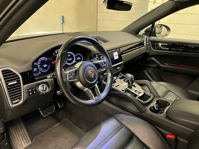 Porsche cayenne s coupe 2.9 v6 441pk 2020 sportdesign sport-chrono - afbeelding 26 van  79