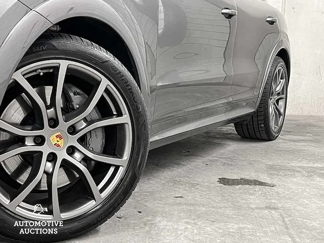 Porsche cayenne s coupe 2.9 v6 441pk 2020 sportdesign sport-chrono - afbeelding 34 van  79