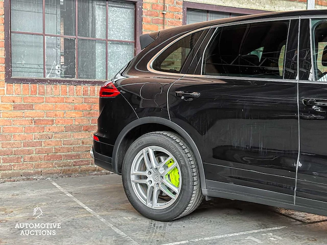 Porsche cayenne s e-hybrid 3.0 v6 416pk 2015 (facelift) - afbeelding 4 van  71