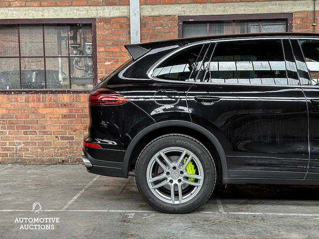 Porsche cayenne s e-hybrid 3.0 v6 416pk 2015 (facelift) - afbeelding 7 van  71
