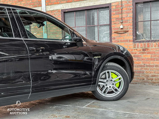 Porsche cayenne s e-hybrid 3.0 v6 416pk 2015 (facelift) - afbeelding 13 van  71