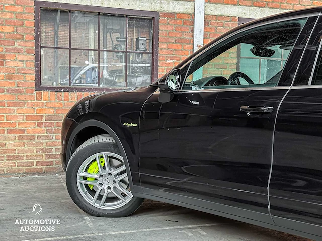 Porsche cayenne s e-hybrid 3.0 v6 416pk 2015 (facelift) - afbeelding 21 van  71