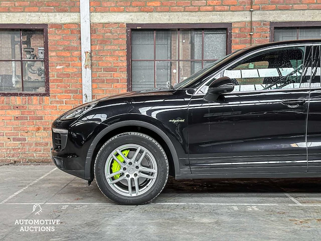Porsche cayenne s e-hybrid 3.0 v6 416pk 2015 (facelift) - afbeelding 25 van  71