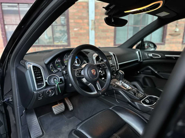Porsche cayenne s e-hybrid 3.0 v6 416pk 2015 (facelift) - afbeelding 28 van  71