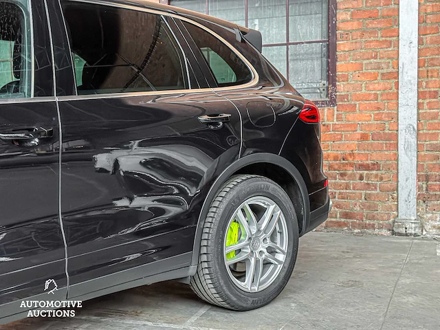 Porsche cayenne s e-hybrid 3.0 v6 416pk 2015 (facelift) - afbeelding 45 van  71