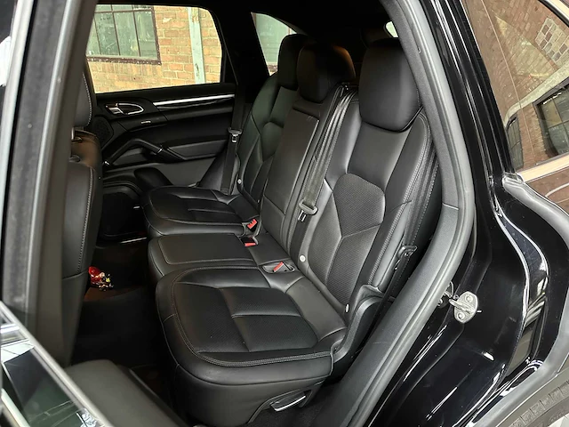 Porsche cayenne s e-hybrid 3.0 v6 416pk 2015 (facelift) - afbeelding 58 van  71