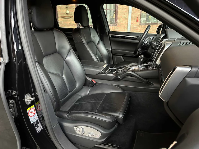 Porsche cayenne s e-hybrid 3.0 v6 416pk 2015 (facelift) - afbeelding 60 van  71
