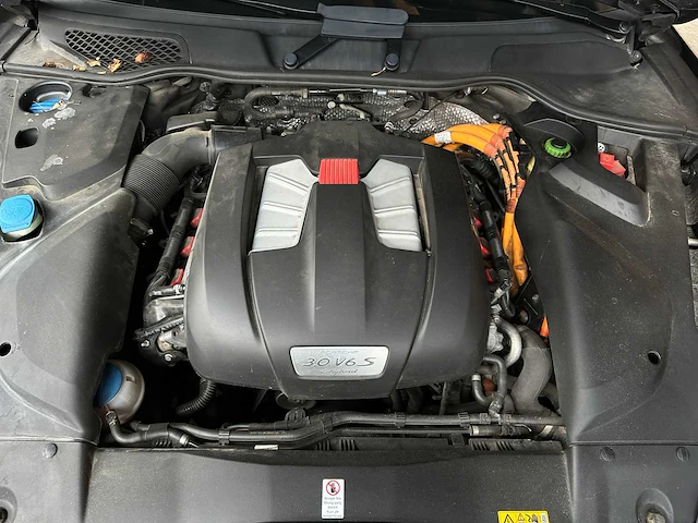 Porsche cayenne s e-hybrid 3.0 v6 416pk 2015 (facelift) - afbeelding 61 van  71