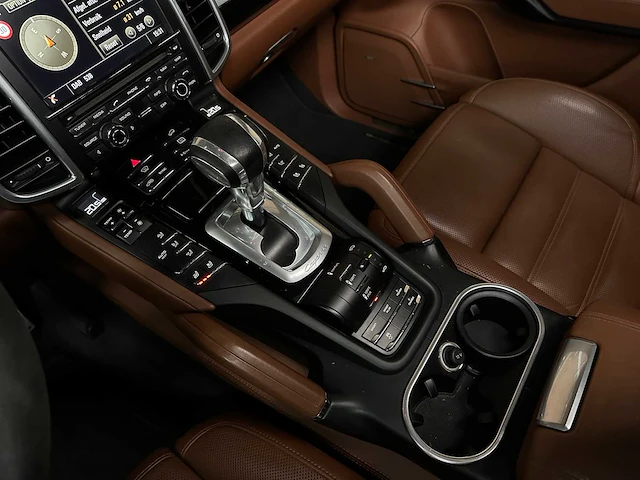 Porsche cayenne s e-hybrid 3.0 v6 416pk 2015, hb-194-d - afbeelding 26 van  47