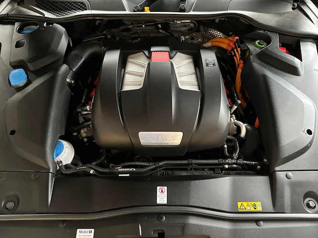 Porsche cayenne s e-hybrid 3.0 v6 416pk 2015, hb-194-d - afbeelding 45 van  47