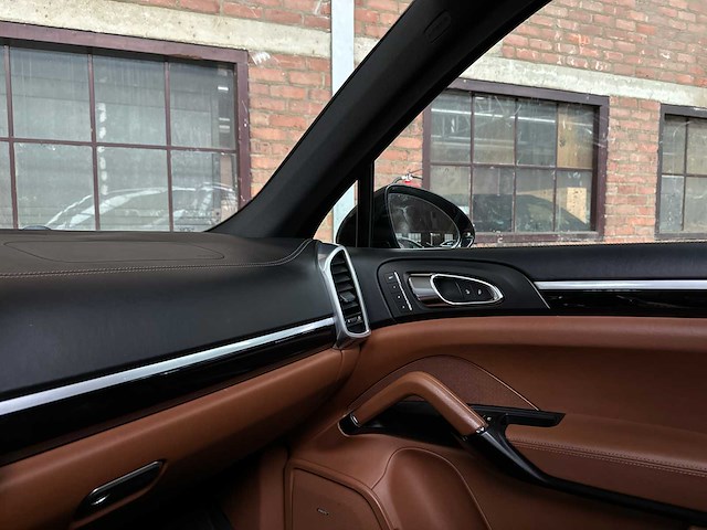 Porsche cayenne s e-hybrid 3.0 v6 416pk 2015, hb-194-d - afbeelding 24 van  47