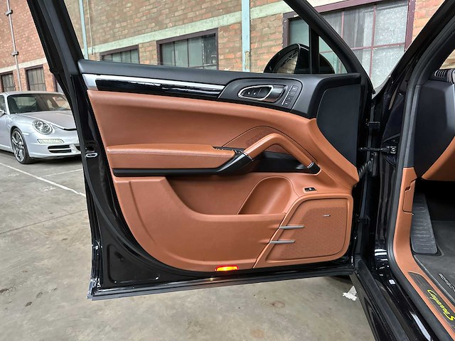 Porsche cayenne s e-hybrid 3.0 v6 416pk 2015, hb-194-d - afbeelding 25 van  47