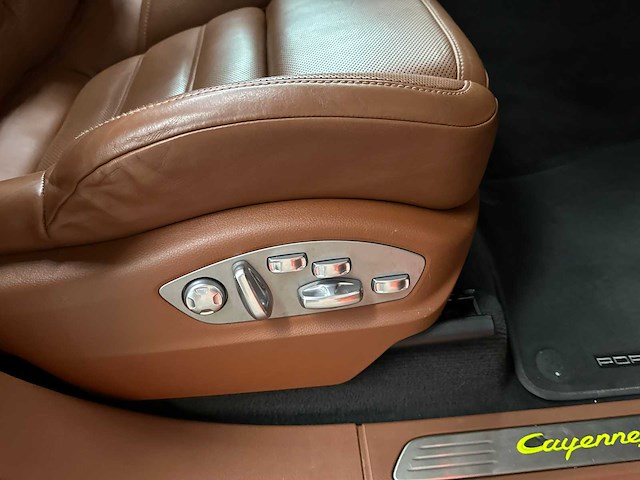 Porsche cayenne s e-hybrid 3.0 v6 416pk 2015, hb-194-d - afbeelding 37 van  47