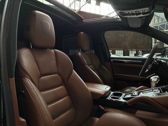 Porsche cayenne s e-hybrid 3.0 v6 416pk 2015, hb-194-d - afbeelding 39 van  47