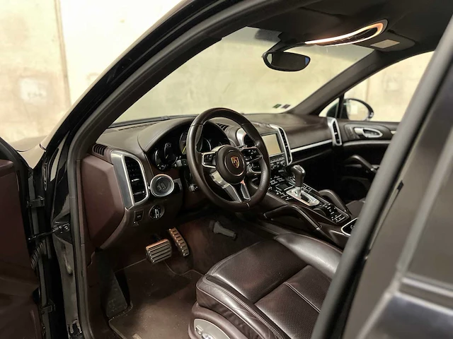 Porsche cayenne s e-hybrid 3.0 v6 416pk 2015 (origineel-nl), gz-024-n - afbeelding 15 van  51