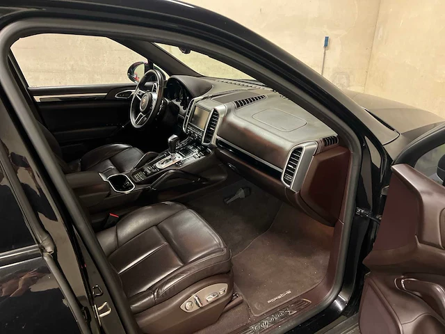 Porsche cayenne s e-hybrid 3.0 v6 416pk 2015 (origineel-nl), gz-024-n - afbeelding 22 van  51