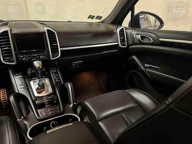 Porsche cayenne s e-hybrid 3.0 v6 416pk 2015 (origineel-nl), gz-024-n - afbeelding 29 van  51