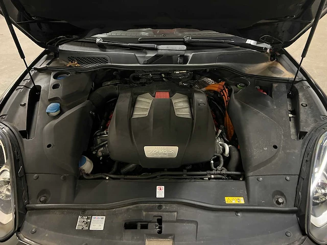 Porsche cayenne s e-hybrid 3.0 v6 416pk 2015 (origineel-nl), gz-024-n - afbeelding 36 van  51