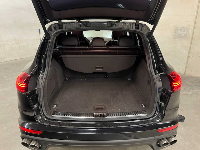 Porsche cayenne s e-hybrid 3.0 v6 416pk 2015 (origineel-nl), gz-024-n - afbeelding 37 van  51