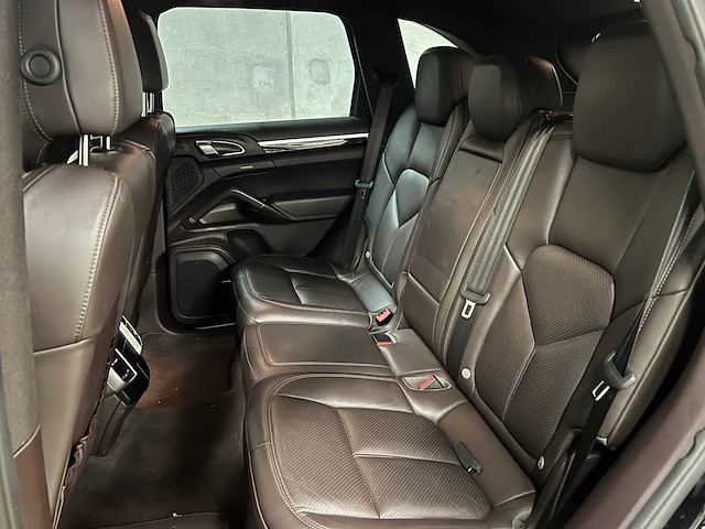 Porsche cayenne s e-hybrid 3.0 v6 416pk 2015 (origineel-nl), gz-024-n - afbeelding 42 van  51