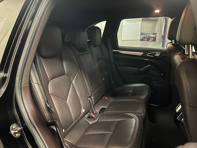 Porsche cayenne s e-hybrid 3.0 v6 416pk 2015 (origineel-nl), gz-024-n - afbeelding 44 van  51
