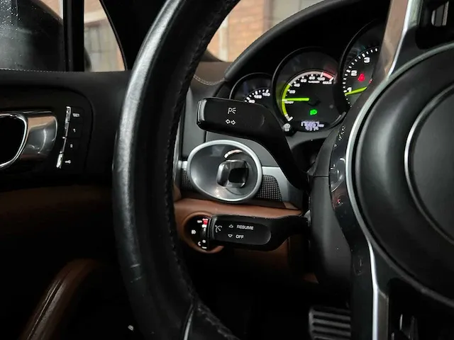 Porsche cayenne s e-hybrid 3.0 v6 416pk sport-chrono 2015 orig-nl, hr-863-z - afbeelding 28 van  68