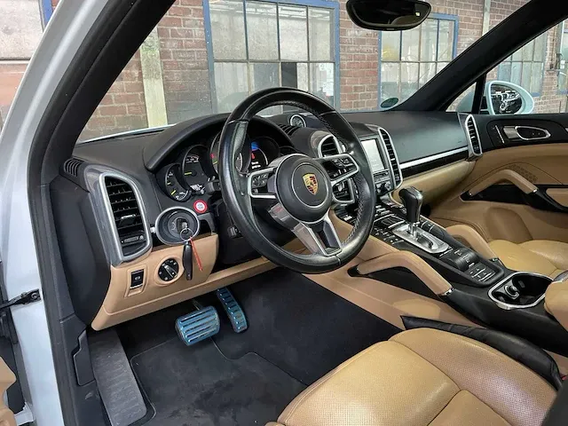Porsche cayenne s e-hybrid 3.0 v6 platinum edition 416pk 2016, h-372-hk - afbeelding 31 van  48