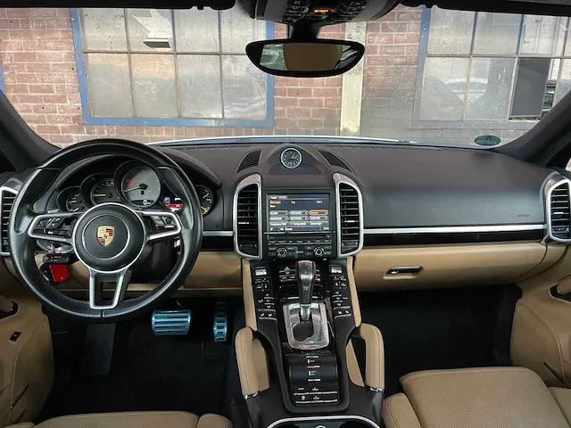 Porsche cayenne s e-hybrid 3.0 v6 platinum edition 416pk 2016, h-372-hk - afbeelding 32 van  48