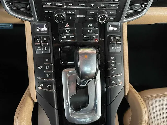 Porsche cayenne s e-hybrid 3.0 v6 platinum edition 416pk 2016, h-372-hk - afbeelding 36 van  48