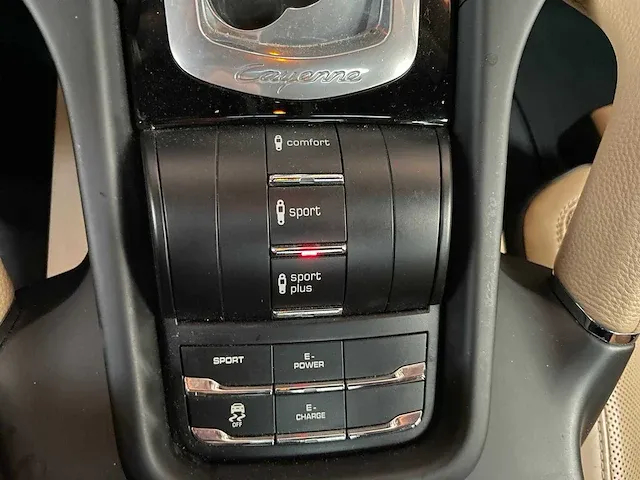 Porsche cayenne s e-hybrid 3.0 v6 platinum edition 416pk 2016, h-372-hk - afbeelding 37 van  48