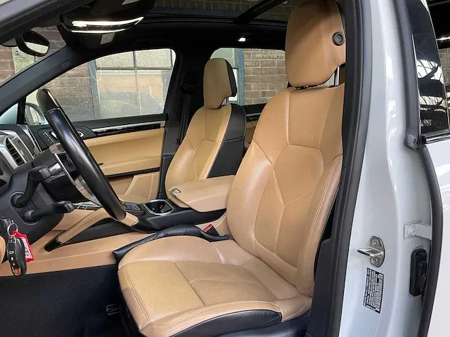 Porsche cayenne s e-hybrid 3.0 v6 platinum edition 416pk 2016, h-372-hk - afbeelding 40 van  48