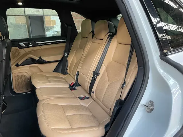 Porsche cayenne s e-hybrid 3.0 v6 platinum edition 416pk 2016, h-372-hk - afbeelding 41 van  48