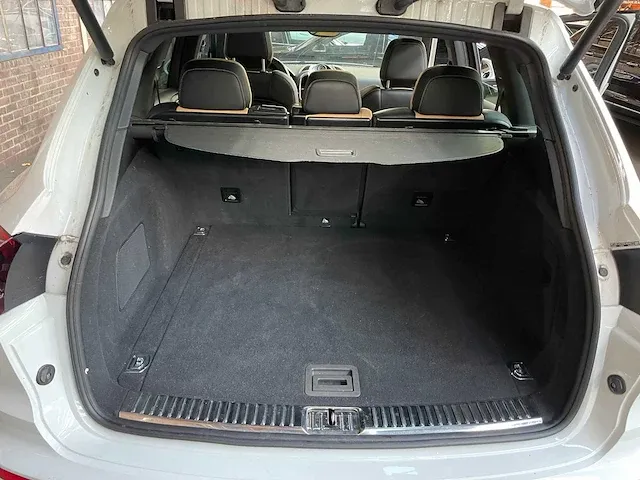 Porsche cayenne s e-hybrid 3.0 v6 platinum edition 416pk 2016, h-372-hk - afbeelding 46 van  48