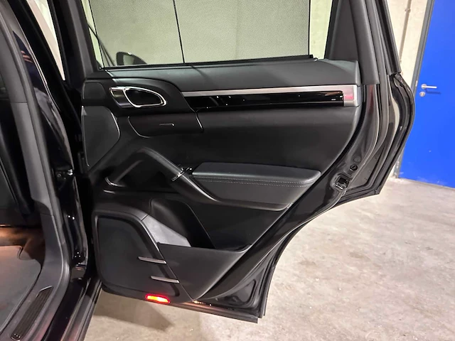 Porsche cayenne s e-hybrid 3.0 v6 (sport chrono) plug-in hybrid 416pk 2015, hd-942-b - afbeelding 32 van  46