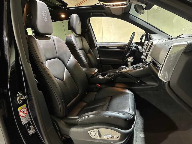 Porsche cayenne s e-hybrid 3.0 v6 (sport chrono) plug-in hybrid 416pk 2015, hd-942-b - afbeelding 37 van  46