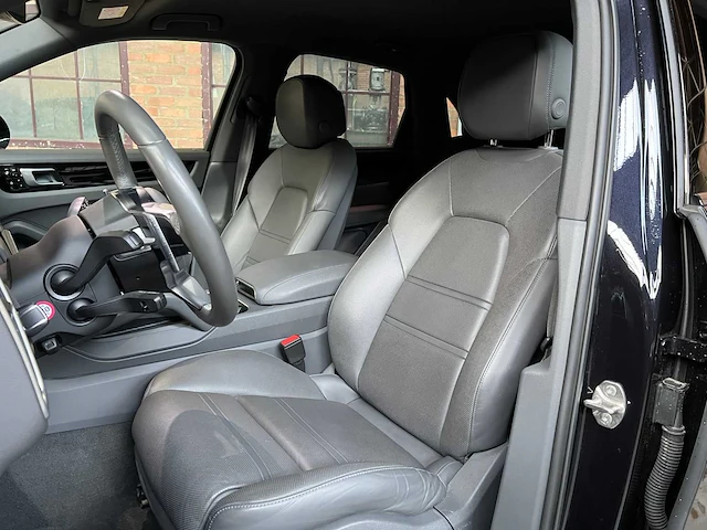 Porsche cayenne techart 3.0 v6 340pk 2019 sport-chrono, x-241-gx - afbeelding 57 van  72
