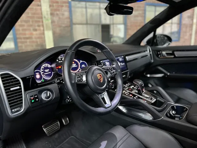 Porsche cayenne turbo 4.0 v8 549pk 2018 sport-chrono -orig. nl-, rr-105-b - afbeelding 17 van  64