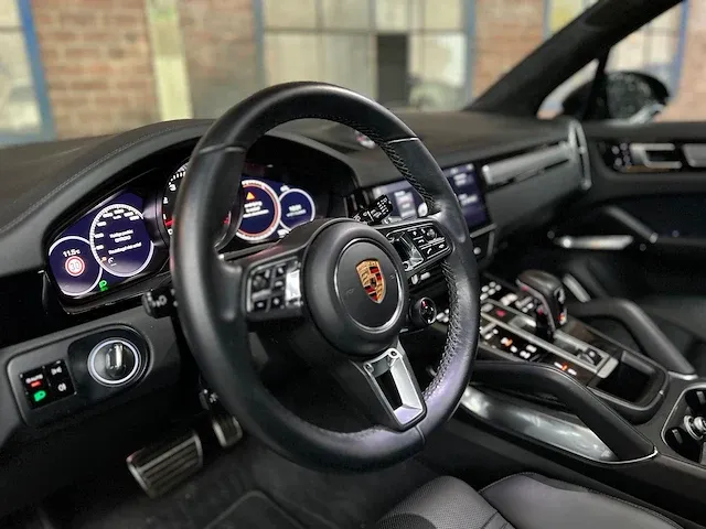 Porsche cayenne turbo 4.0 v8 549pk 2018 sport-chrono -orig. nl-, rr-105-b - afbeelding 18 van  64