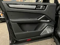 Porsche cayenne turbo 4.0 v8 549pk 2018 sport-chrono -orig. nl-, rr-105-b - afbeelding 27 van  64