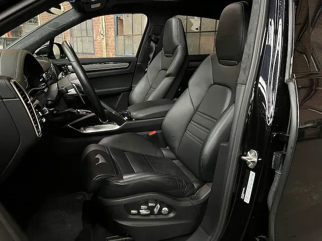 Porsche cayenne turbo 4.0 v8 549pk 2018 sport-chrono -orig. nl-, rr-105-b - afbeelding 49 van  64