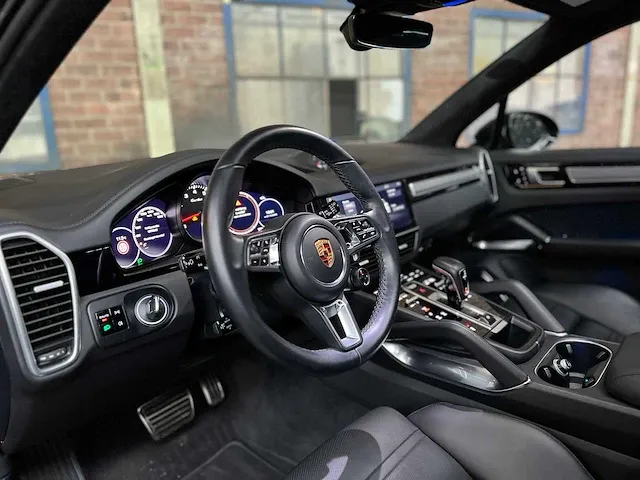 Porsche cayenne turbo 4.0 v8 549pk 2018 sport-chrono -orig. nl-, rr-105-b - afbeelding 17 van  64