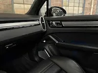 Porsche cayenne turbo 4.0 v8 549pk 2018 sport-chrono -orig. nl-, rr-105-b - afbeelding 25 van  64