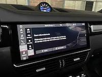 Porsche cayenne turbo 4.0 v8 549pk 2018 sport-chrono -orig. nl-, rr-105-b - afbeelding 42 van  64