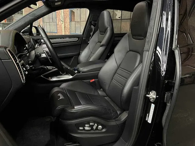 Porsche cayenne turbo 4.0 v8 549pk 2018 sport-chrono -orig. nl-, rr-105-b - afbeelding 49 van  64