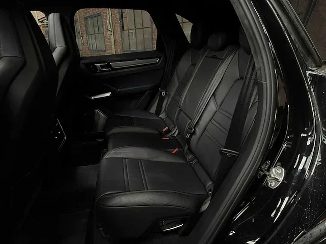 Porsche cayenne turbo 4.0 v8 549pk 2018 sport-chrono -orig. nl-, rr-105-b - afbeelding 52 van  64