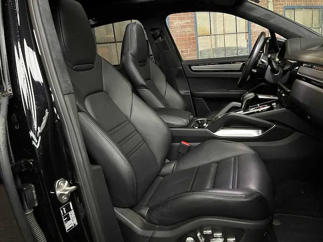 Porsche cayenne turbo 4.0 v8 549pk 2018 sport-chrono -orig. nl-, rr-105-b - afbeelding 54 van  64