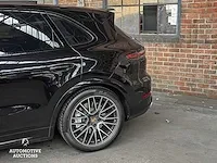 Porsche cayenne turbo 4.0 v8 549pk 2018 sport-chrono -orig. nl-, rr-105-b - afbeelding 62 van  64